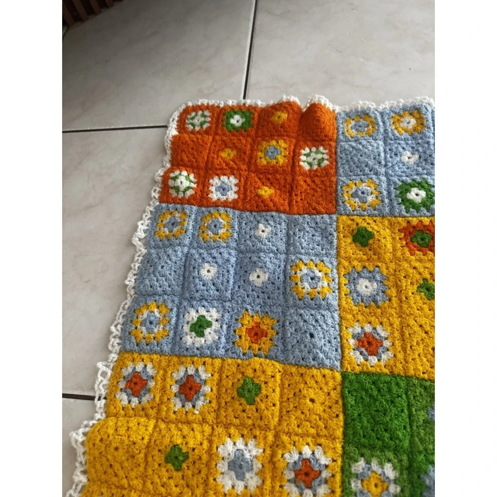 Vintage Handmade Crochet Granny Squares Afghan Blanket Lap Throw Mod Retro 70s